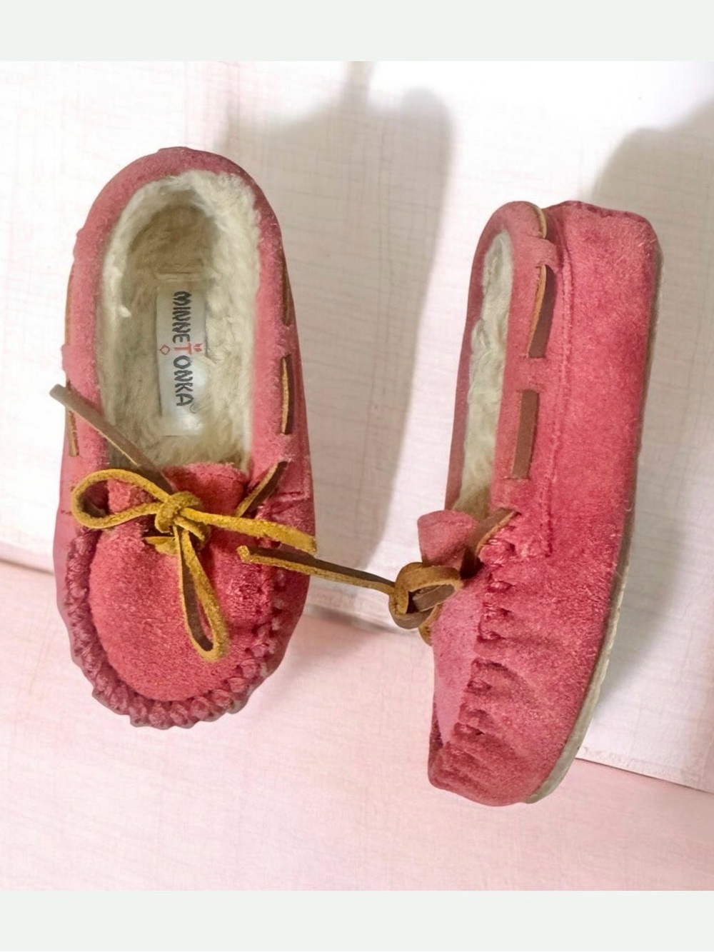 MINNETONKA Cassie pink suede fur lined slip on shoes slippers girl’s size 7